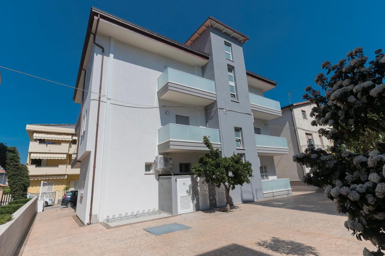 Pineta Del Mare Bed & Breakfast Alba Adriatica Ngoại thất bức ảnh